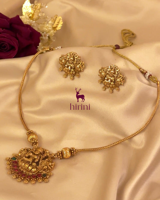 Saanvi Pendant Set