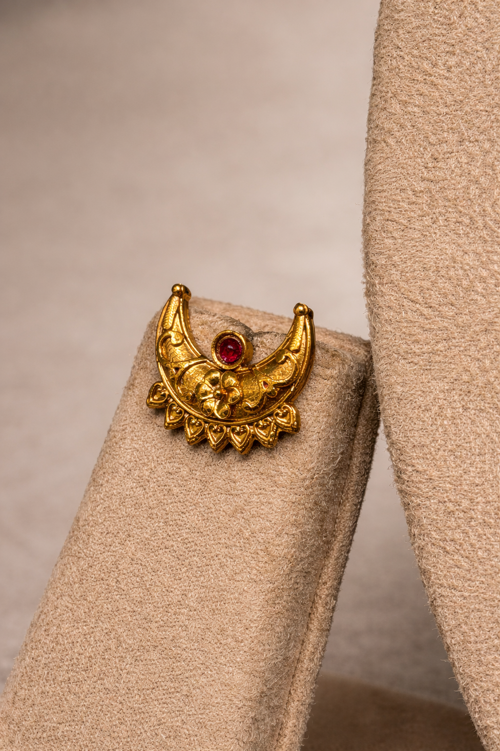 Chandrika Temple Choker Set